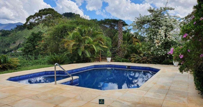 Casa com 5 Suítes em Condômino com vista linda, em Itaipava Petrópolis.