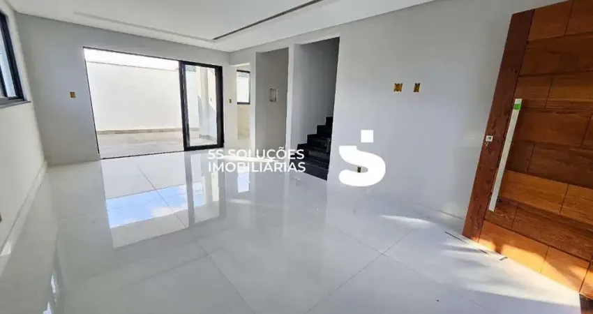 CASA À VENDA, 3 QUARTOS, 3 SUÍTES - JARDIM DA SERRA