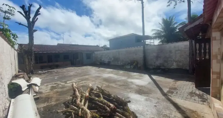 Casa para Venda em Itanhaém, Balneário Gaivota, 2 dormitórios, 2 suítes, 1 banheiro, 5 vagas