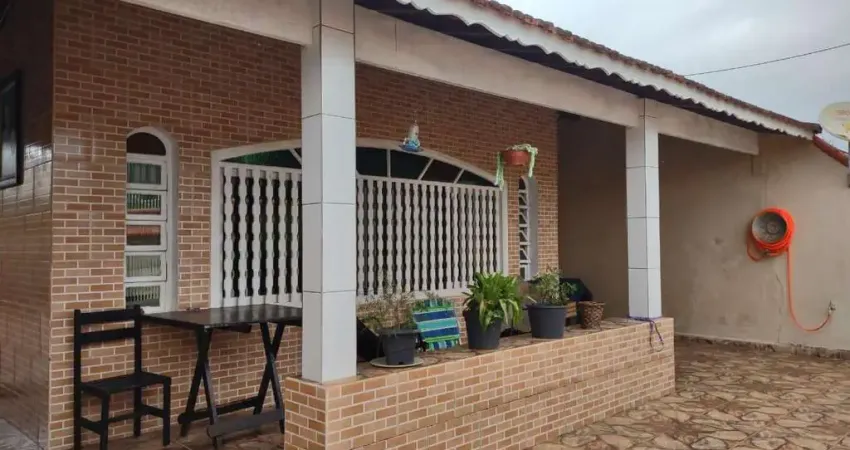 Casa para Venda em Itanhaém, Balneário Gaivota, 3 dormitórios, 2 banheiros, 4 vagas