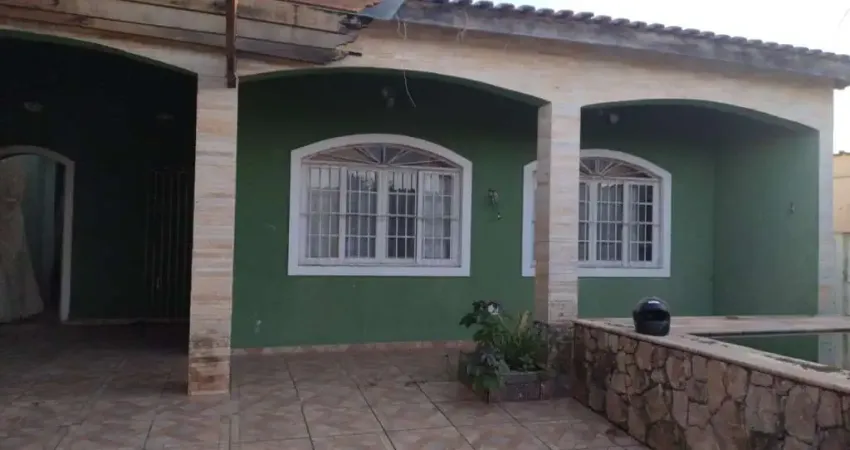 Casa para Venda em Itanhaém, Balneário Gaivota, 5 dormitórios, 3 suítes, 1 banheiro, 5 vagas