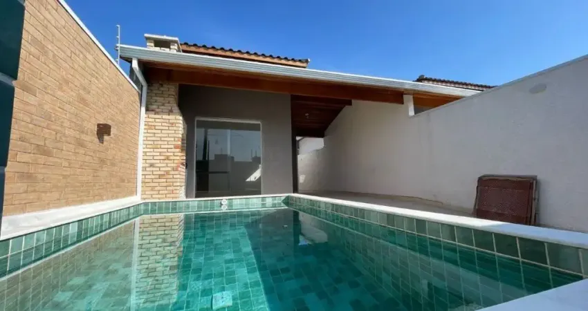 Casa nova com piscina e 02 dormitórios a venda  no flora rica  em Peruíbe