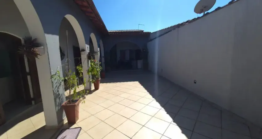 Casa para Venda com 2 dormitórios e edícula , Itanhaém