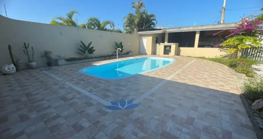 Casa para Venda, Peruíbe / SP. Possui piscina e 03 dormitórios
