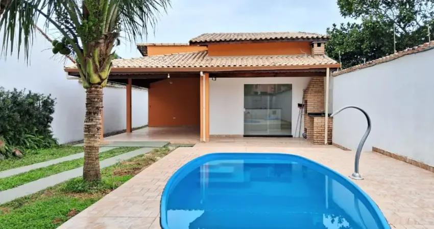 Casa para Venda, Itanhaém / SP. Possui piscina e 02 dormitórios
