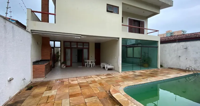 Casa alto padrão para venda, itanhaém / sp. possui piscina e 4 dormitórios