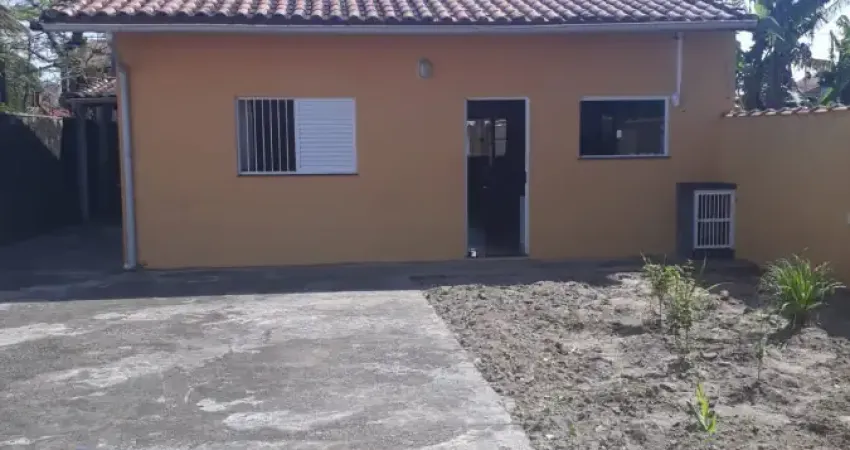 Casa com 03 dormitórios sendo 01 suíte para venda, itanhaém / sp