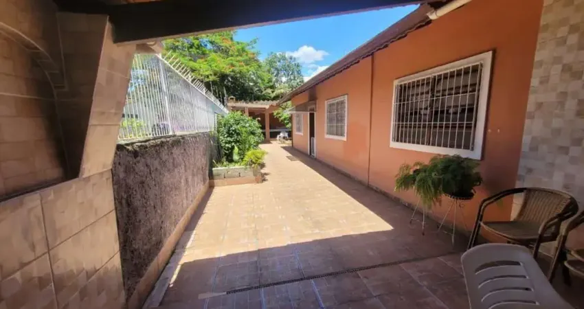 Casa para Venda em Peruíbe, Centro., 4 dormitórios, 1 suíte, 2 banheiros, 6 vagas