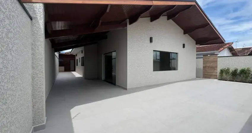 Casa para Venda em Peruíbe, Balneário Flórida, 3 dormitórios, 2 suítes, 1 banheiro, 4 vagas