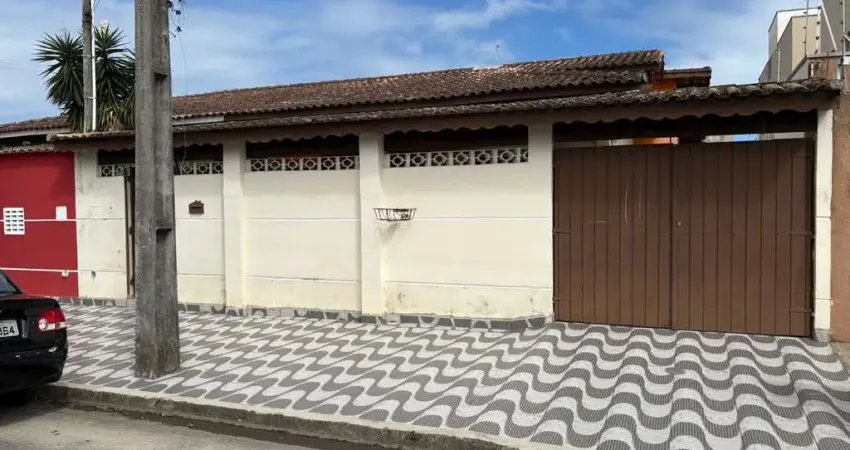 Casa para Venda em Itanhaém, Belas Artes, 3 dormitórios, 1 suíte, 1 banheiro, 2 vagas
