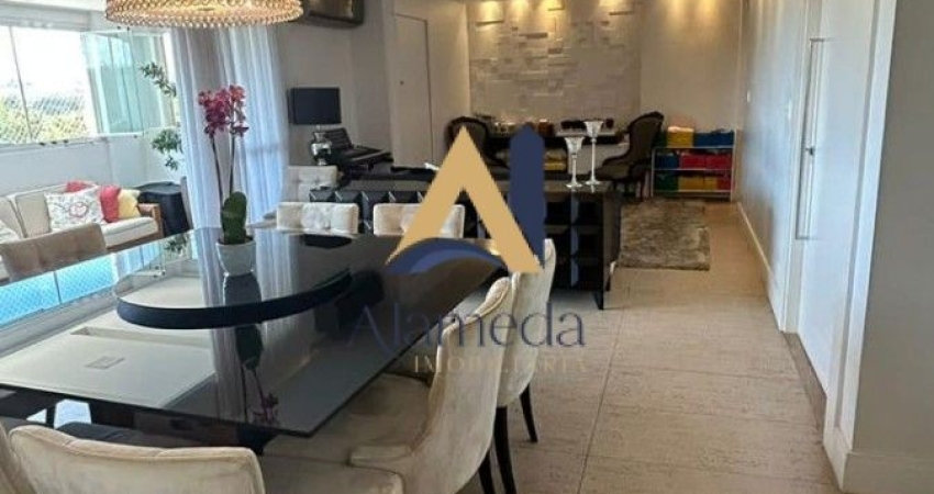 Apartamento Garden em Condomínio para venda no Bairro Vila Brandina com 4 suítes, quintal privativo, 4 vagas cobertas e 223 m²