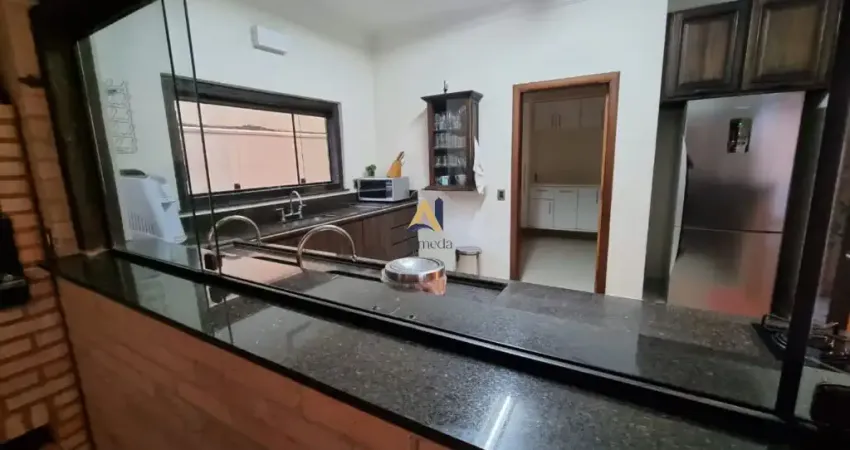 LIndo sobrado em condomínio fechado em Hortolândia.