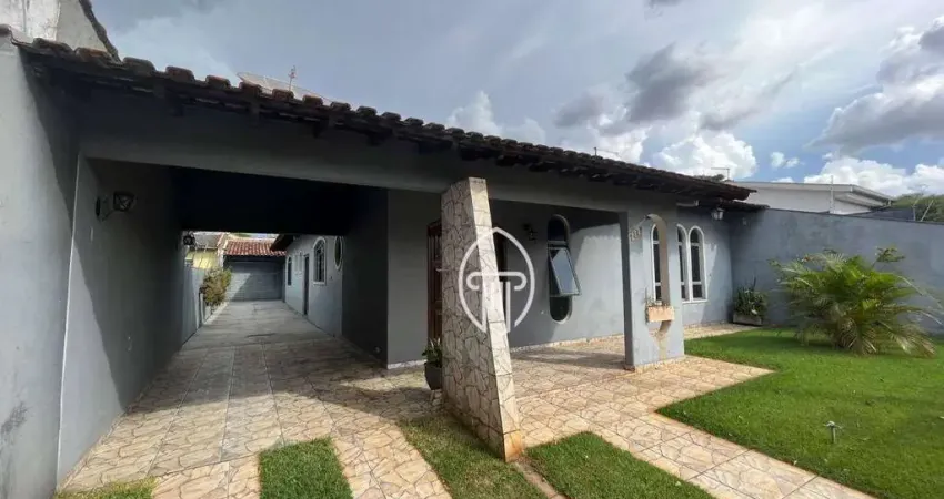 Casa com 3 dormitórios à venda, 174 m² por R$ 850.000,00 - Centro - Ibiporã/PR
