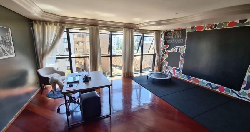 Excelente apartamento em bairro nobre de Curitiba, próximo ao centro civico