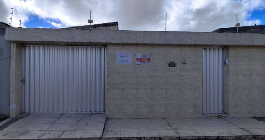 Casa para Venda em Pesqueira, Centenário, 3 dormitórios, 1 suíte, 2 banheiros, 1 vaga