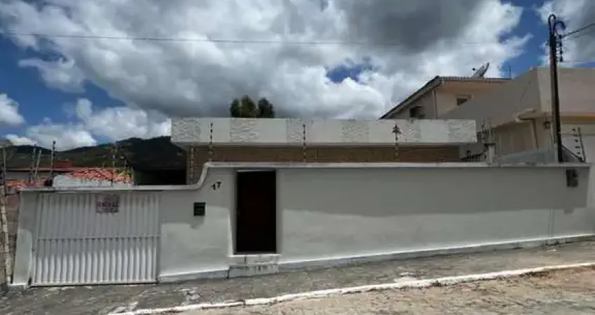 Casa para venda em pesqueira, centro, 4 dormitórios, 1 suíte, 3 banheiros, 3 vagas