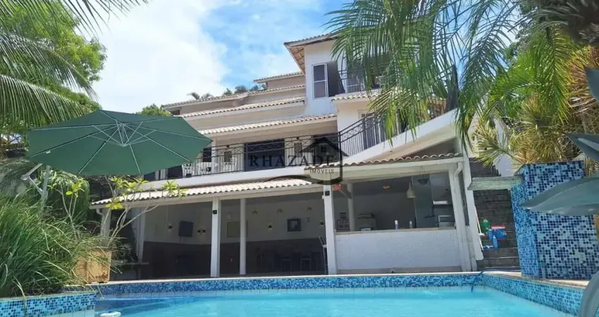 Casa de alto padrão em condomínio fechado em Pendotiba em Niterói.