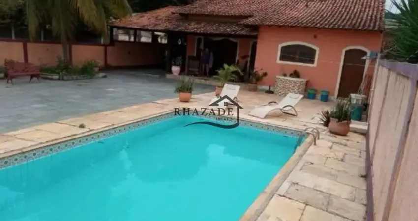 Excelente Casa de Esquina com piscina em Piratininga Niterói.