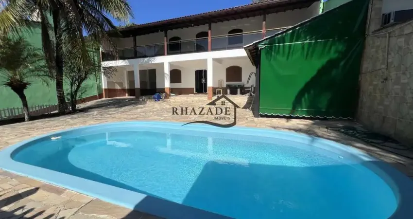 Excelente casa na praia de Itaipu Niterói, a apenas 800 metros da praia.