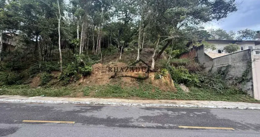 Excelente terreno pequeno aclive 750m2 (15x50m) em serra grande - itaipu/niterói