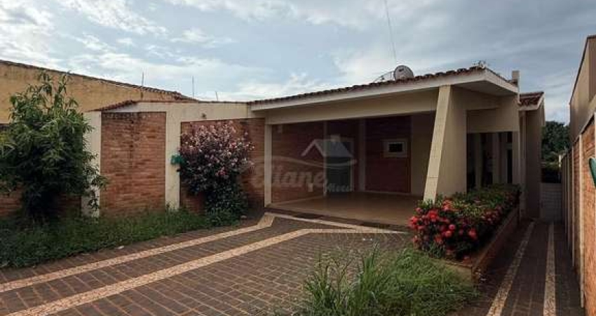 Casa para alugar em Jataí, Centro, com 3 quartos, com 500 m²