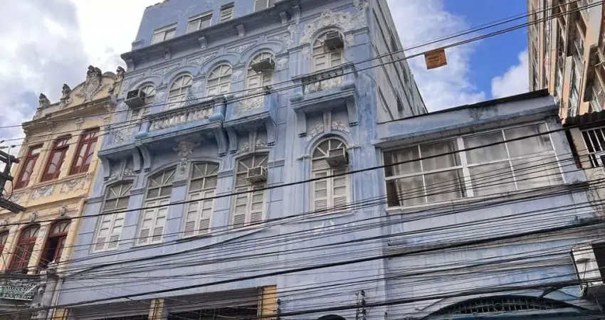 Prédio Comercial com 1.815m² de área construída com 52 suítes - Centro/Salvador-BA