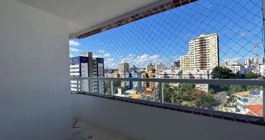 Belo apartamento à venda quarto e sala com varanda em Vila Laura