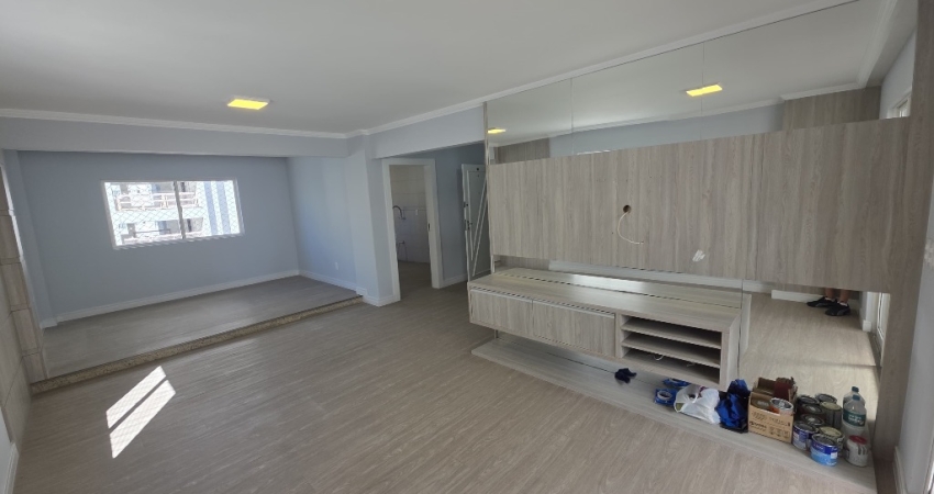 obertura com Piscina Privativa 3 Dorm. (sendo 02 suítes) e 3 Vagas no Centro de Balneário Camboriú – Aluguel Anual