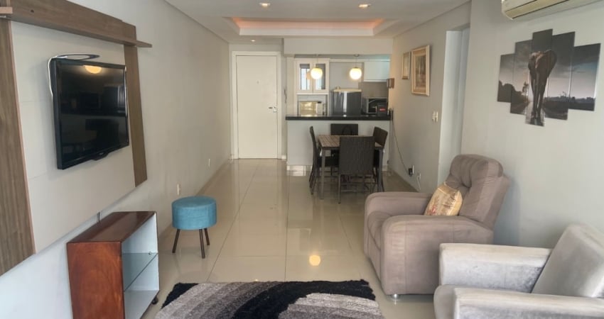 Apartamento Mobiliado com 2 Dormitórios e Terraço Privativo no Centro de Balneário Camboriú