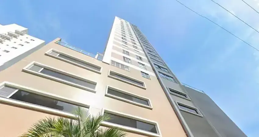 OPORTUNIDADE... Apto com 3 suítes, 4 bwc, 2 vagas, Próximo ao mar, mobiliado. e pronto para morar...