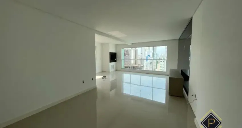 PORTUNIDADE NO CENTRO 3 dorm, 2 bwc, 2 vagas, cond. com lazer completo, venha conhecer