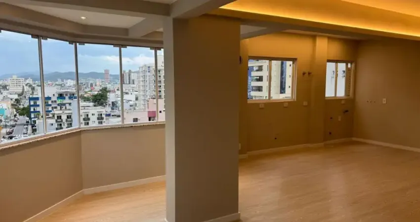 NO CENTRO D BC, com 2 dorm, 1 suíte, 2 bwc, 1 vaga,  recém reformado, pronto para vc morar bem... não perca essa oportunidade única