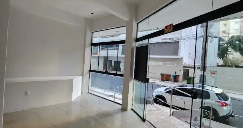 SALA TÉRREA ENTRE A AV. BRASIL E ATLÂNTICA 72m2, 2bwc, 1vg priv. exc. localização CONFIRA