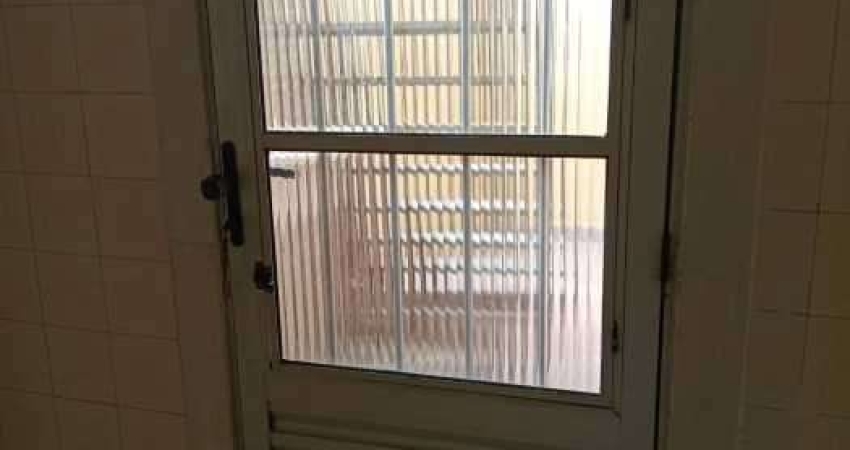 Casa em condomínio fechado com 2 quartos para alugar na Rua Pracinha Wallace Paes Leme, Centro, Nilópolis