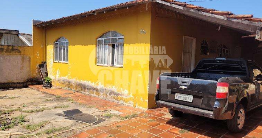 Vende-se Casa com 2 Dormitórios no Waldermar Hauer em Londrina-PR