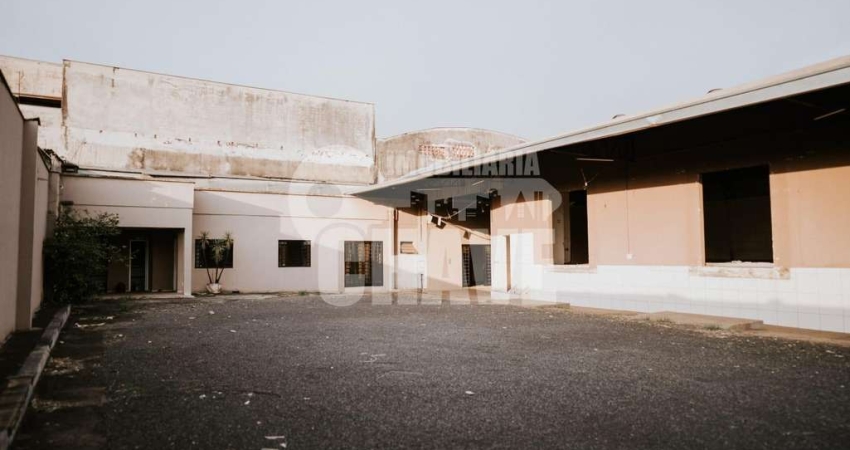 Vende-se Barracão Industrial no Jardim Coroados em Londrina-PR