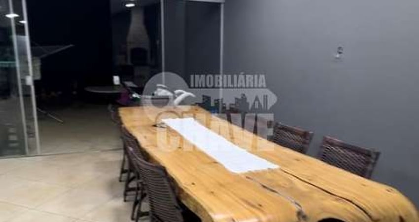 Casa de Alto Padrão Mobiliada à Venda no Ouro Verde - Londrina - PR