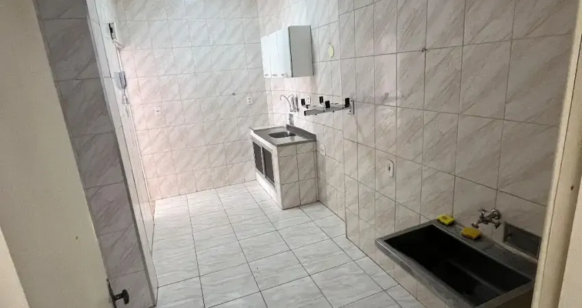 Copacabana elegante 2 quartos + dependência + varanda charmosa  88m² de área