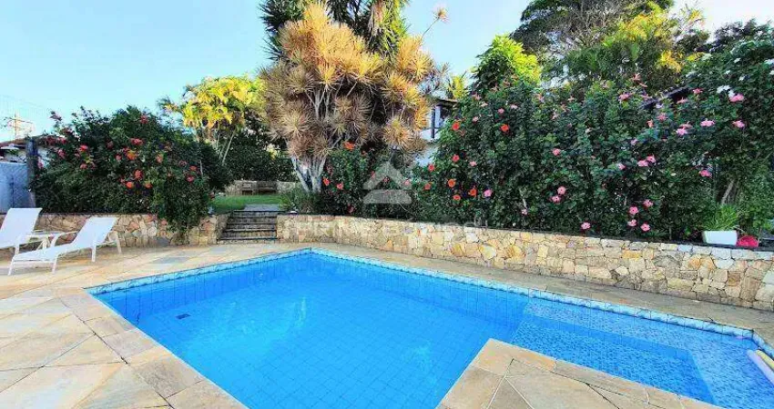 Casa independente à venda com 4 suítes, no centro de armação dos buzios, rj