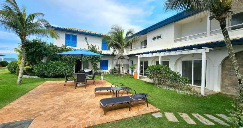 Flat/casa em condomínio frontal mar com 1 quarto (1 suíte) na praia rasa, armação dos buzios, rj