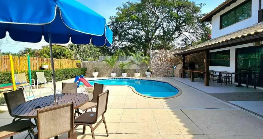 Casa independente à venda com 8 suítes, piscina, 3 vagas em geribá, armação dos buzios