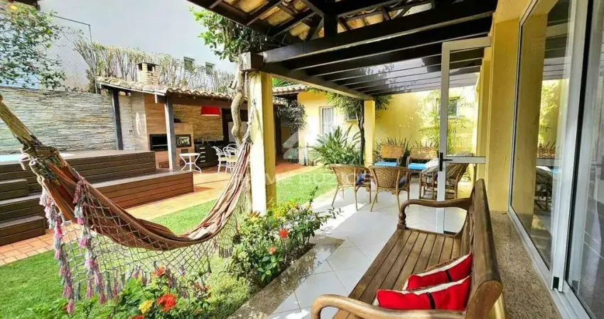 Casa em condomínio a venda, com 4 suítes, área privativa na ferradura, armação dos buzios