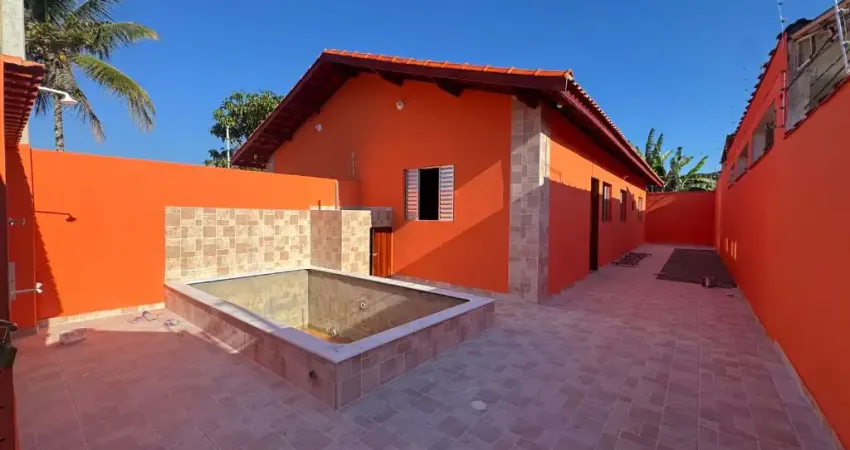 Valor abaixo de marcado - Casa Nova com Piscina à Venda no Bairro Califórnia – Itanhaém/SP | Lado Praia | Entrega em Julho/2025
