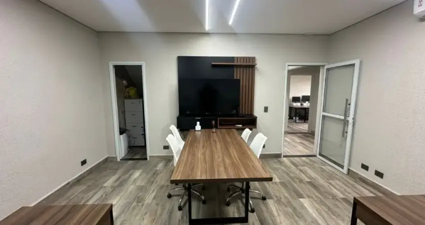 Atenção Investidores e Empresários - Sala Comercial no Centro de Itanhaém a 300m da Praia! Estrutura Completa com Escritura!