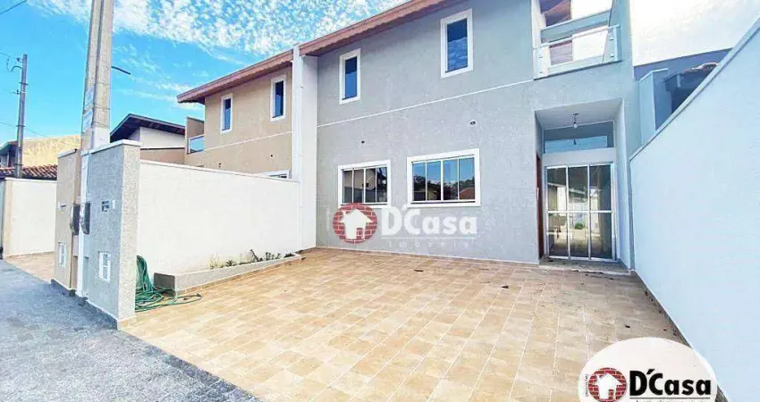 Casa térrea à venda com 3 quartos, localizada no condomínio Parque Esperança, Taubaté-SP.