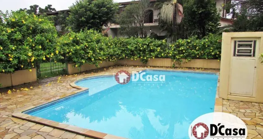Lindo sobrado à venda em lote de 1445m², com amplo salão de festas e área gourmet com piscina, bairro Estiva, Taubaté-SP