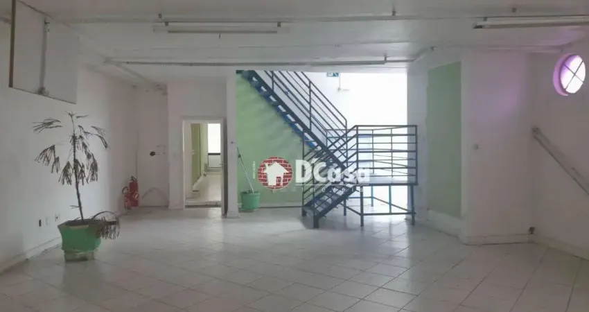 Sala comercial com 4 salas para alugar na Rua Juca Esteves, Centro, Taubaté