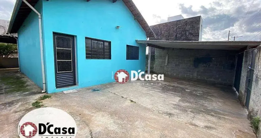 Casa térrea à venda com 2 quartos e amplo quintal, bairro Estoril, Taubaté - SP.