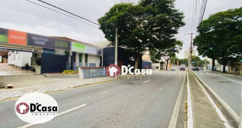 Casa térrea à venda para fim comercial na Av. Marechal Deodoro, Centro, Taubaté - SP.