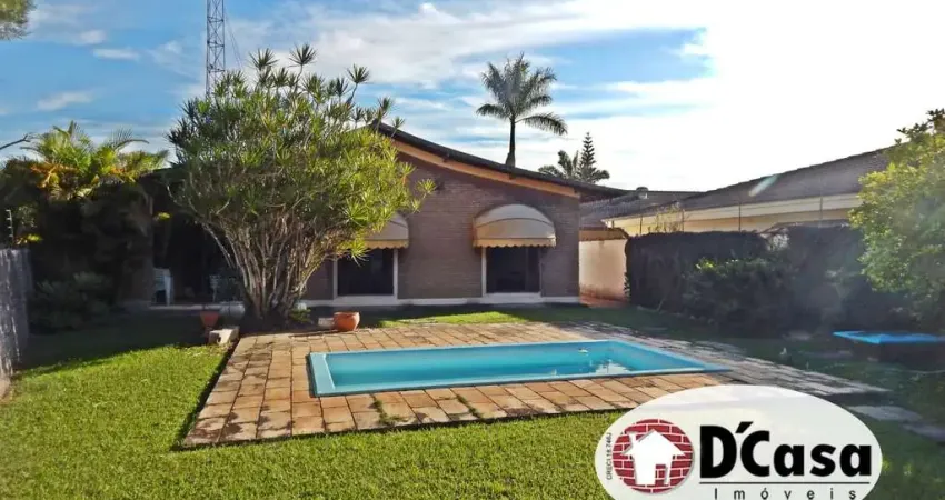Casa térrea à venda com 4 quartos e piscina, condomínio Eldorado, Tremembé - SP.